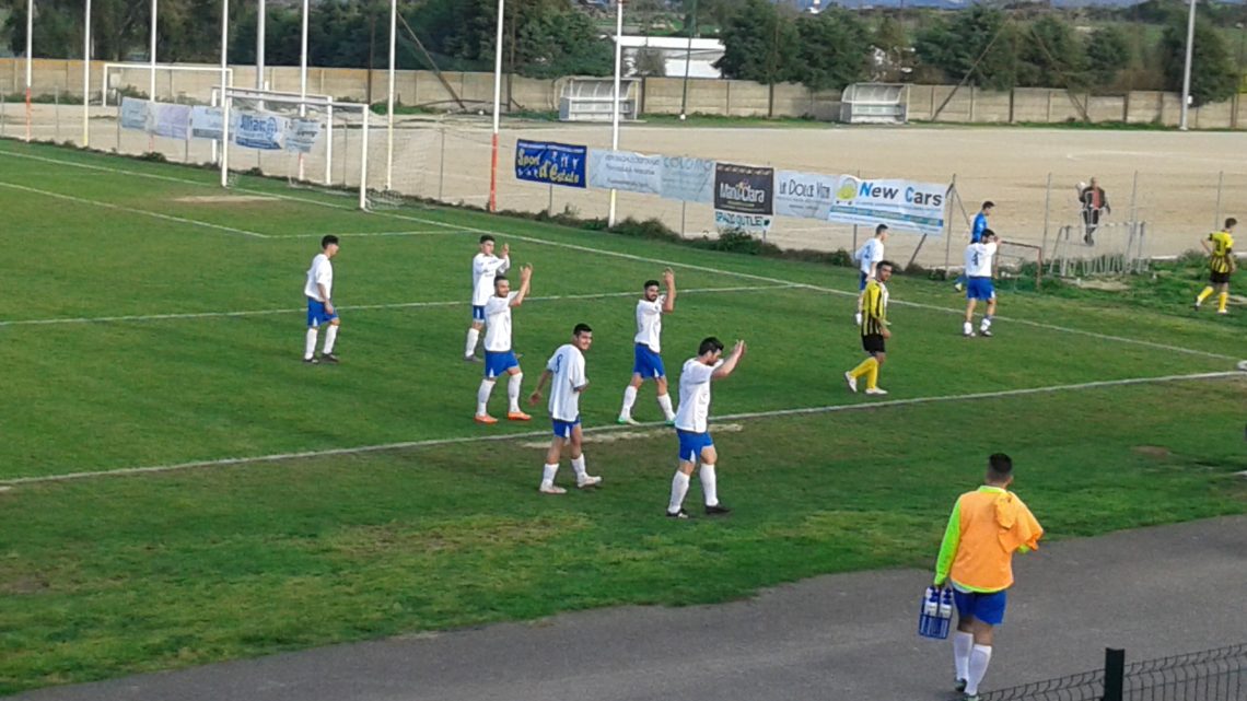 CALCIO ECCELLENZA: SETTE GOL DEL GHILARZA A UN DISPERATO P. CORALLO CALCIO ECCELLENZA: SETTE GOL DEL GHILARZA A UN DISPERATO P. CORALLO