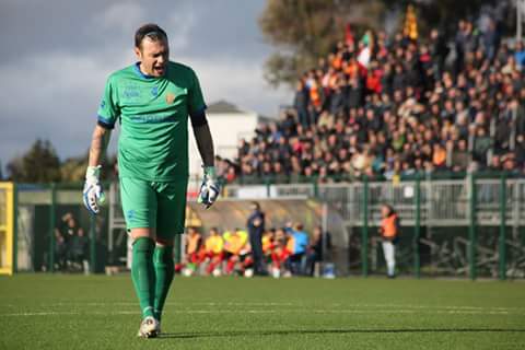 L’ ex numero uno di Nuorese e Ghilarza Simone Deliperi è il nuovo preparatore dei portieri della Torres L’ ex numero uno di Nuorese e Ghilarza Simone Deliperi è il nuovo preparatore dei portieri della Torres