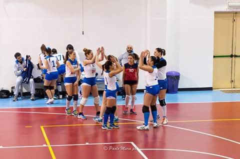 PALLAVOLO SERIE D: LA CAPOLISTA GHILARZA VINCE A SASSARI CON DEDICA AL TECNICO CAMEDDA PALLAVOLO SERIE D: LA CAPOLISTA GHILARZA VINCE A SASSARI CON DEDICA AL TECNICO CAMEDDA