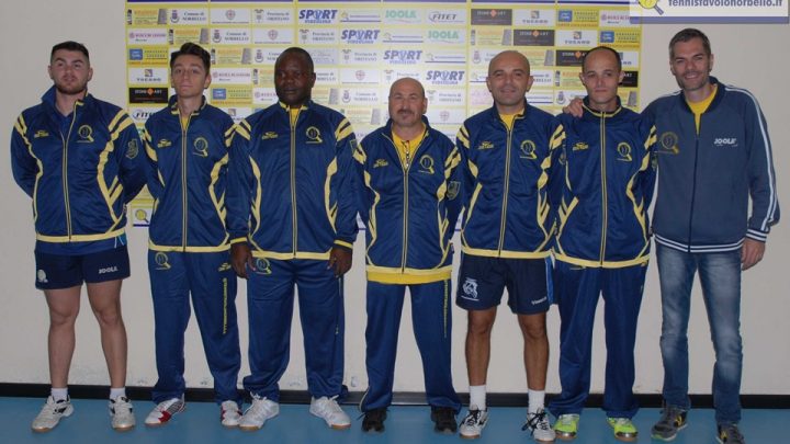 TENNISTAVOLO NORBELLO: LA C1 PROMOSSA IN B2, MA IL LUTTO DI GIANLUCA CI ADDOLORA TANTO
