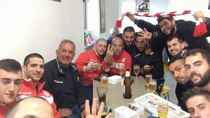 SELFIE: L’AIDOMAGGIORESE CALCIO FESTEGGIA DOPO LA VITTORIA A SENEGHE