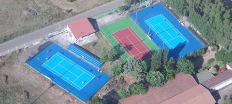 Tennis: da domani a Ghilarza il via ai corsi di scuola tennis tenuti dal maestro Mirko Usai Tennis: da domani a Ghilarza il via ai corsi di scuola tennis tenuti dal maestro Mirko Usai