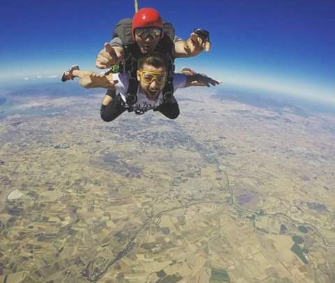Paracadutismo: un gruppo di appassionati del Guilcer inizia a cimentarsi nello sport di “volare”