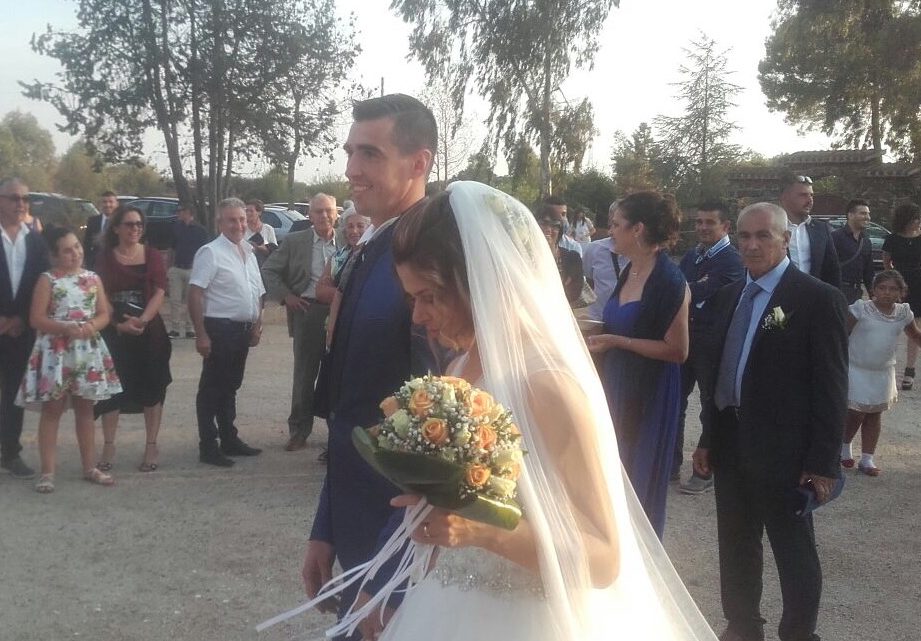 Auguri per il loro matrimonio al presidente-giocatore del Basket Ghilarza Marco Oppo e alla moglie Lucia