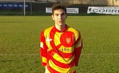 Calcio Juniores. Colpo grosso del Ghilarza che batte la capolista Oristanese. Sconfitte per Abbasanta e Sedilo con Bono e Tharros Calcio Juniores. Colpo grosso del Ghilarza che batte la capolista Oristanese. Sconfitte per Abbasanta e Sedilo con Bono e Tharros