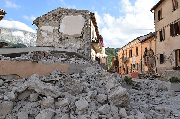 Solidarietà e Sport. L’Aidomaggiorese Calcio partecipa alla raccolta di beni per le popolazioni terremotate Solidarietà e Sport. L’Aidomaggiorese Calcio partecipa alla raccolta di beni per le popolazioni terremotate