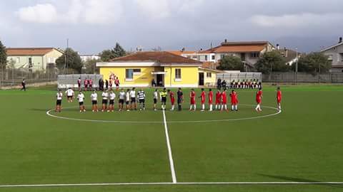 Prima Categoria C. Giornata da dimenticare: l’Abbasanta ne prende quattro dall’ Oristanese. Sedilo ingenuo perde ad Aritzo. Allai sconfitto a Cabras Prima Categoria C. Giornata da dimenticare: l’Abbasanta ne prende quattro dall’ Oristanese. Sedilo ingenuo perde ad Aritzo. Allai sconfitto a Cabras