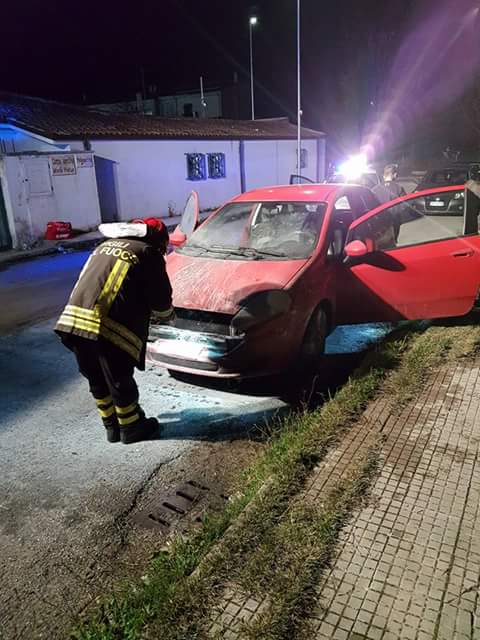 Incendiata l’auto di un giocatore dell’Orotelli Calcio. Choc in società, chiesto il rinvio della gara con la Tonarese