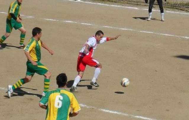 Calcio. I bomber di casa nostra. Mauro Calvia, mister 52 gol, punta di diamante dell’Oniferese