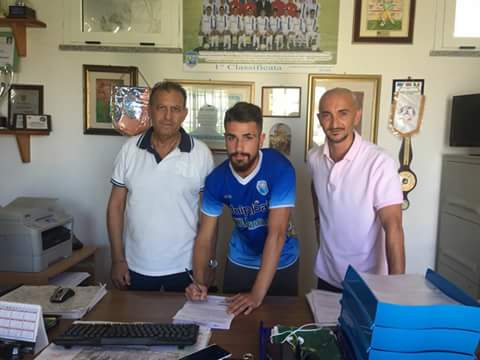 Calcio Serie D. Gianmarco Marcangeli firma per il Latte Dolce Calcio Serie D. Gianmarco Marcangeli firma per il Latte Dolce