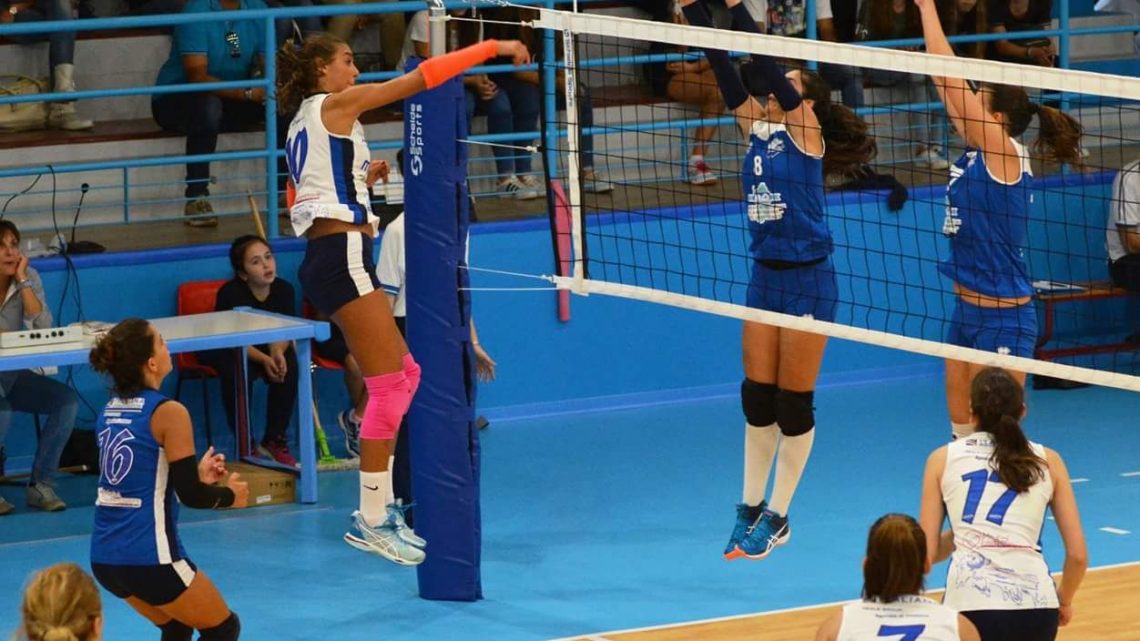 Volley Femminile Serie C. Il “nuovo” PalaTharros porta bene all’Ariete che batte il Serramanna