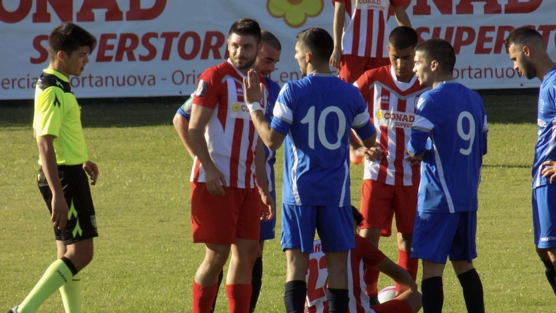 Calcio Promozione B. Per la sostituzione di Andrea Contini alla Tharros spunta una soluzione interna? Calcio Promozione B. Per la sostituzione di Andrea Contini alla Tharros spunta una soluzione interna?