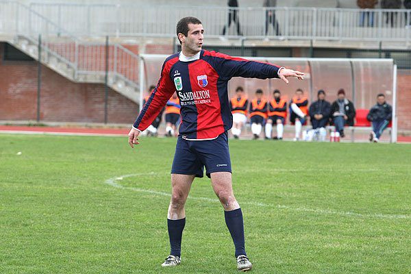 Calcio Eccellenza. Taloro Gavoi avanti tutta verso la salvezza: 4 gol al Valledoria
