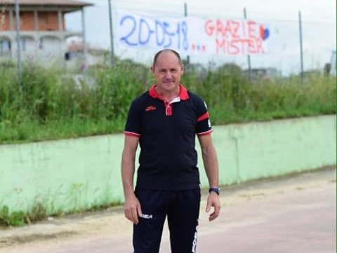 Calcio 1a Categoria. La neo promossa Benetutti “blinda” mister Satta e annuncia gli arrivi di Sanna e Sedda Calcio 1a Categoria. La neo promossa Benetutti “blinda” mister Satta e annuncia gli arrivi di Sanna e Sedda