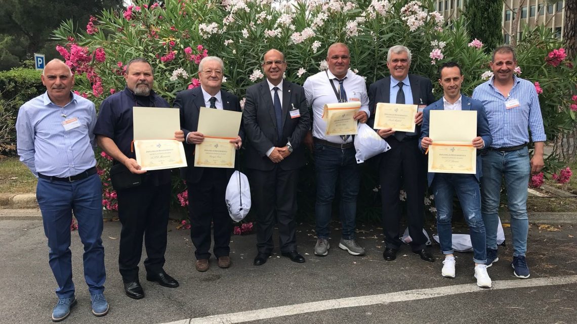 Il Presidente della Macomerese calcio Luciano Sau premiato a Roma per i suoi 25 anni come massimo dirigente