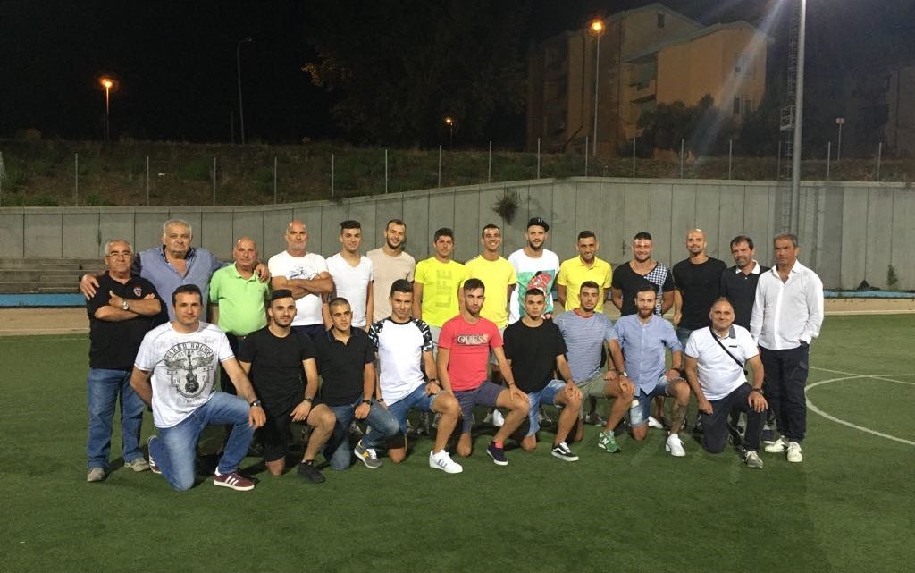 Calcio Promozione B. La Macomerese si ritrova in vista della preparazione: si parte il 20 agosto Calcio Promozione B. La Macomerese si ritrova in vista della preparazione: si parte il 20 agosto