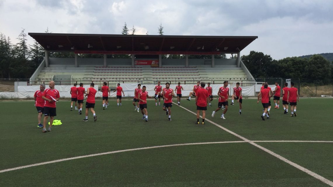 Calcio Eccellenza. Le squadre al via: mister Tamponi al lavoro da ieri con il suo Tonara. Ecco tutta la rosa giocatori