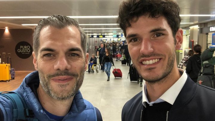 I selfie di Guilcersport. A Milano, incontro a sorpresa tra il nostro Simone Carrucciu e il campione oristanese Stefano Oppo