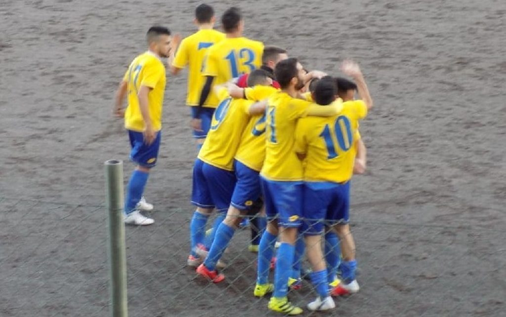 Video notizia calcio 1A categoria C. Capolista Buddusò battuta da una magica punizione della Paulese Video notizia calcio 1A categoria C. Capolista Buddusò battuta da una magica punizione della Paulese