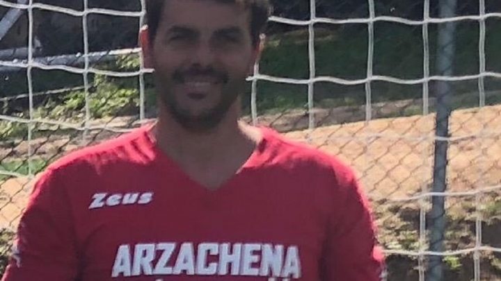 Calcio 1A categoria B. Anche il preparatore dei portieri Adriano Bachis nello staff tecnico della Tharros