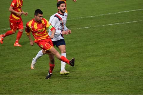 Calcio 1A Categoria B. Il centrocampista della Tharros   Sergio Madau “fa le carte” al campionato 