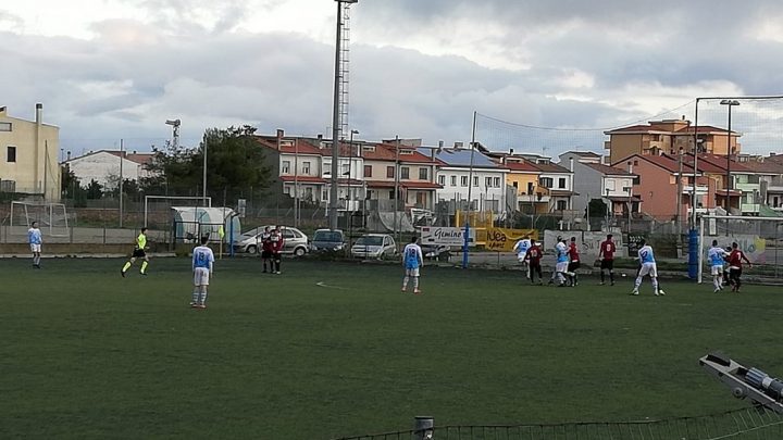 Calcio Promozione B. Thiesi e Ilva che duello! La Macomerese blocca lo Stintino, Bonorva ancora out