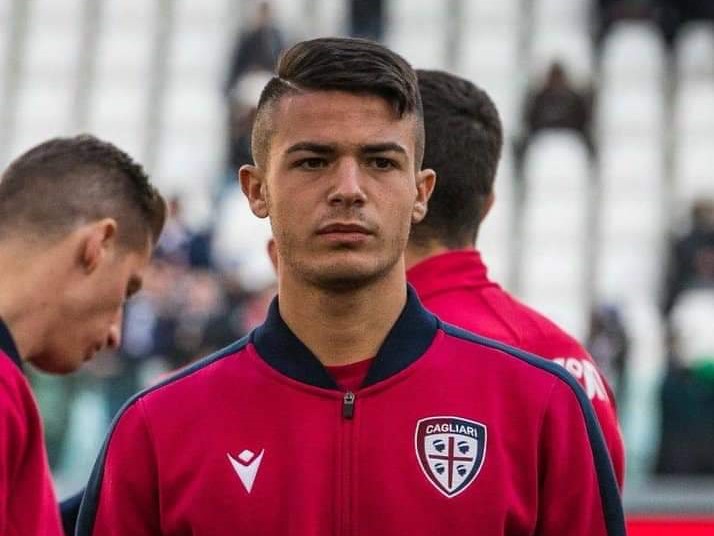 Grande soddisfazione anche a Tonara per il rinnovo del contratto con il Cagliari di Andrea Carboni sino al 2025 Grande soddisfazione anche a Tonara per il rinnovo del contratto con il Cagliari di Andrea Carboni sino al 2025