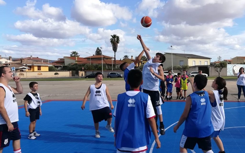 Basket C21: nuova tappa a Riola Sardo per i cestisti con la sindrome di down Basket C21: nuova tappa a Riola Sardo per i cestisti con la sindrome di down