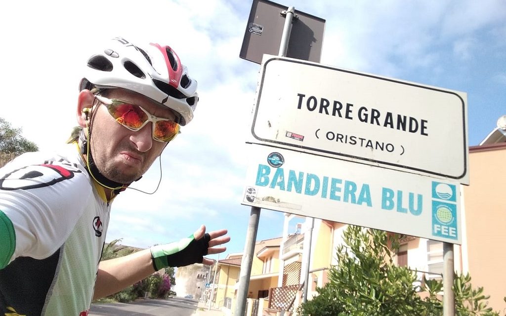 Tappa nell’oristanese per il tour di Michele Pistis che intende visitare tutti i 377 Comuni della Sardegna Tappa nell’oristanese per il tour di Michele Pistis che intende visitare tutti i 377 Comuni della Sardegna