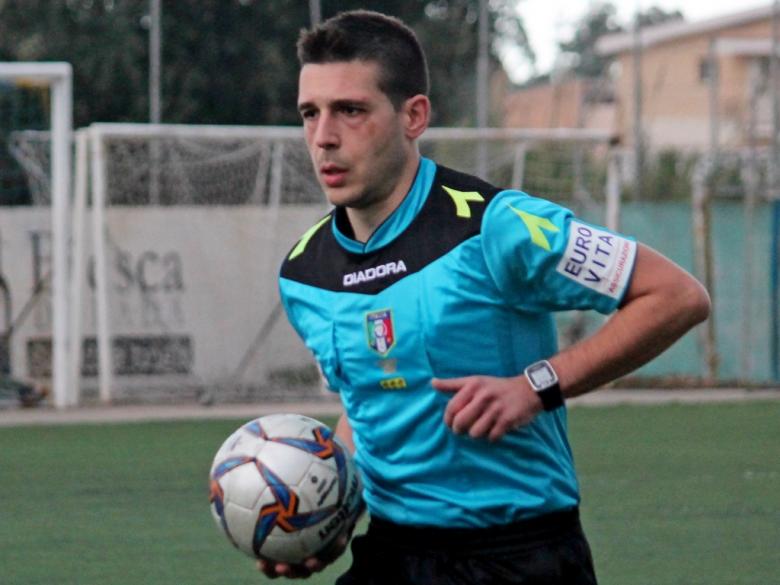 Importante promozione in campo nazionale del fischietto oristanese Matteo Manis