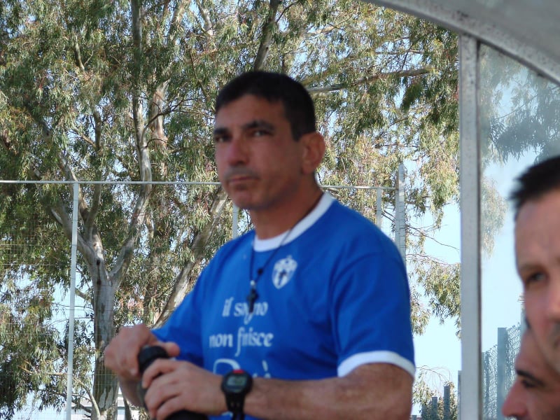 CALCIO 2A CATEGORIA/ L’annuncio del DS Fabio Pinna: Mauro Fois confermato alla guida della Polisportiva Simaxis 2014 CALCIO 2A CATEGORIA/ L’annuncio del DS Fabio Pinna: Mauro Fois confermato alla guida della Polisportiva Simaxis 2014