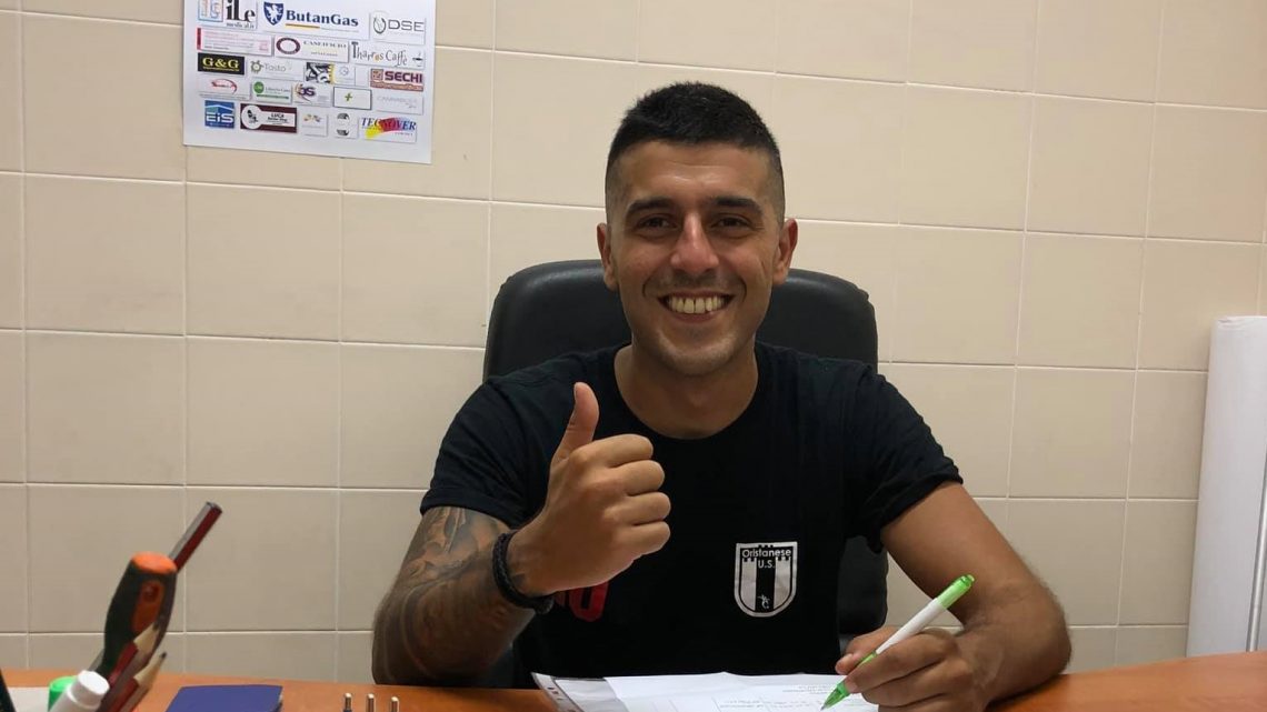 CALCIO 1A CATEGORIA/ L’ Oristanese e il tecnico Federico Trudu ai saluti dopo la lunga  collaborazione  