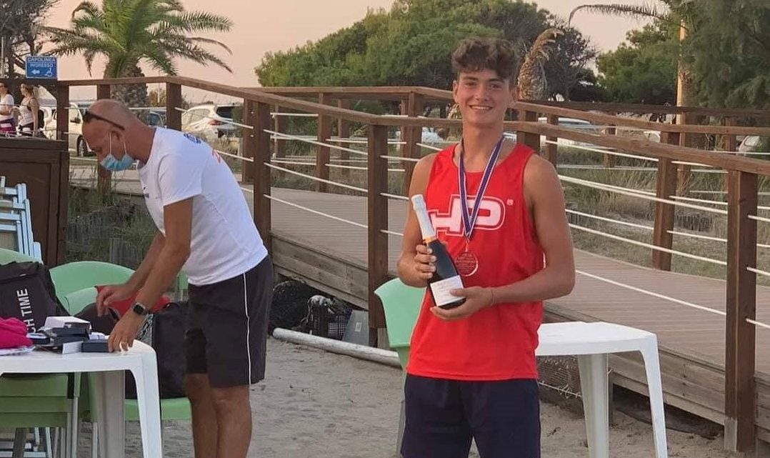 BEACH TENNIS/Stagione top per il vice campione sardo Emanuele Cau dell’Eolo Beach Sports di Oristano BEACH TENNIS/Stagione top per il vice campione sardo Emanuele Cau dell’Eolo Beach Sports di Oristano
