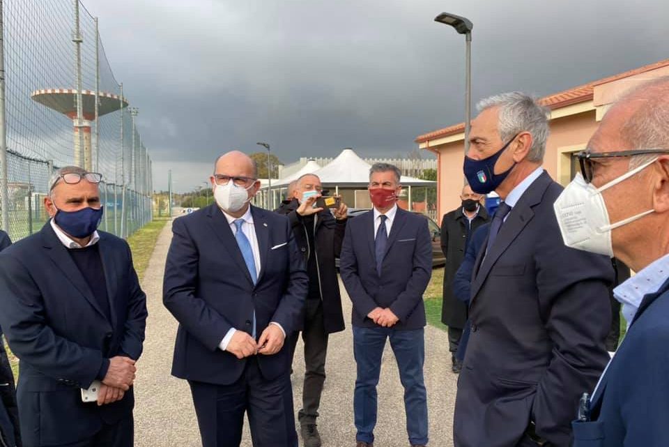 Chiusa stasera ad Oristano l’intensa giornata in Sardegna del presidente della FIGC Gabriele Gravina Chiusa stasera ad Oristano l’intensa giornata in Sardegna del presidente della FIGC Gabriele Gravina
