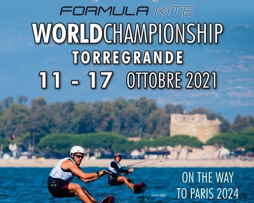 FORMULA KITE / Oristano ospiterà ad ottobre il primo Mondiale con il format che debutterà ai giochi olimpici di Parigi 2024. FORMULA KITE / Oristano ospiterà ad ottobre il primo Mondiale con il format che debutterà ai giochi olimpici di Parigi 2024.