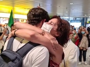 SPECIALE STEFANO OPPO / Il campione olimpico oristanese è rientrato poco fa in Sardegna: “Orgoglioso del traguardo raggiunto e felice di far parte della spedizione azzurra a Tokyo” SPECIALE STEFANO OPPO / Il campione olimpico oristanese è rientrato poco fa in Sardegna: “Orgoglioso del traguardo raggiunto e felice di far parte della spedizione azzurra a Tokyo”