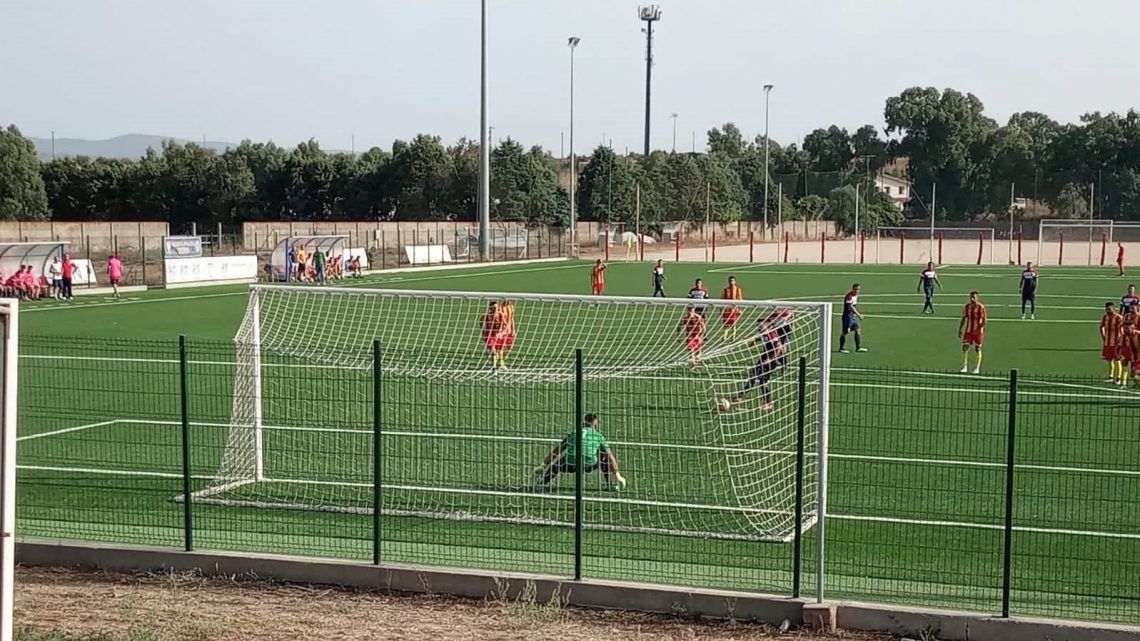 CALCIO ECCELLENZA / Mercoledì tutti in campo per il 4° turno: Giudice arbitra il match clou Taloro-Guspini , Senes a Pozzomaggiore per Bosa- Ghilarza CALCIO ECCELLENZA / Mercoledì tutti in campo per il 4° turno: Giudice arbitra il match clou Taloro-Guspini , Senes a Pozzomaggiore per Bosa- Ghilarza