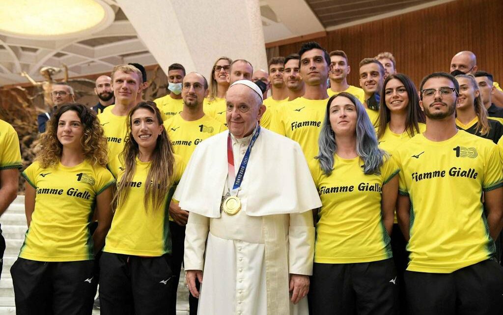LORENZO PATTA/ Il campione olimpico oristanese in udienza da Papa Francesco con il gruppo della Fiamme Gialle LORENZO PATTA/ Il campione olimpico oristanese in udienza da Papa Francesco con il gruppo della Fiamme Gialle