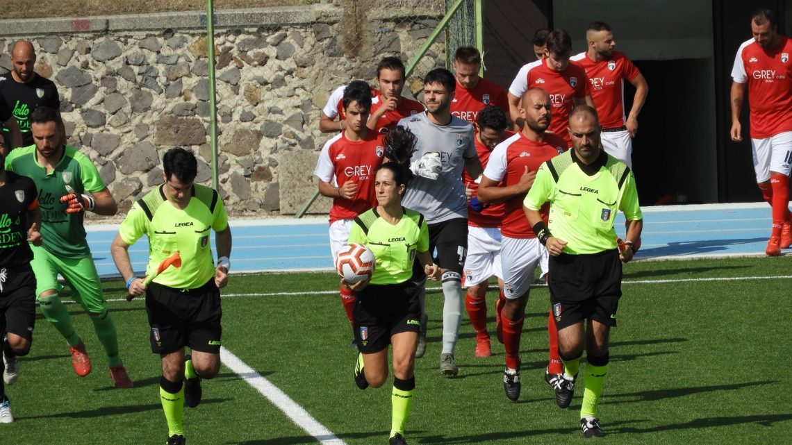 CALCIO ECCELLENZA/ Tutti i fischietti dell’ottava di andata: Isu per Taloro- Idolo, Pani arbitra Ghilarza- Budoni CALCIO ECCELLENZA/ Tutti i fischietti dell’ottava di andata: Isu per Taloro- Idolo, Pani arbitra Ghilarza- Budoni