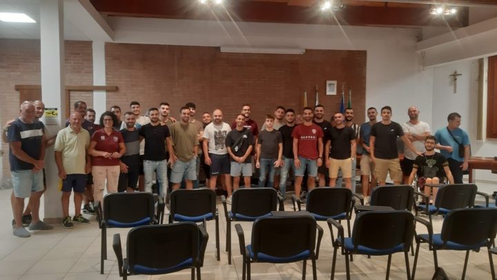 CALCIO 3A CATEGORIA ORISTANO/ Al via  il torneo con 14 squadre : si parte sabato con Calmedia S. Anna, Arcidano- Santa Barbara, Nuradha- Oratorio Terralba