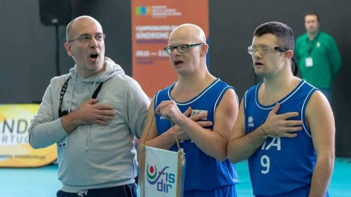 BASKET/ Il coach di Vilaurbana Mauro Dessi:” Cantare con questi ragazzi l’inno italiano è stato emozionante, da commuoversi” 