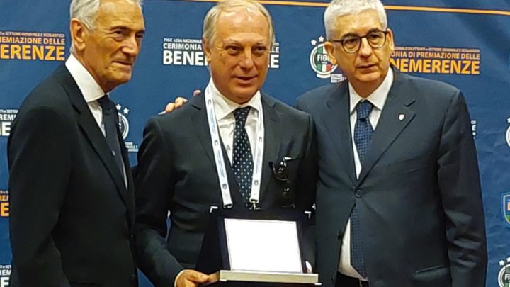 BENEMERENZE SPORTIVE /  Il norbellese Vincenzo Casula  direttore della “Gonzaga” di Palermo premiato a Roma dalla Figc per la lunga attività di dirigente sportivo    
