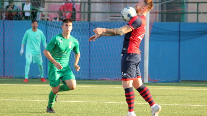 CALCIO ECCELLENZA / Il capitano Luca Di Angelo fissa gli obiettivi del Bosa ” Migliorare quanto fatto la scorsa stagione”   