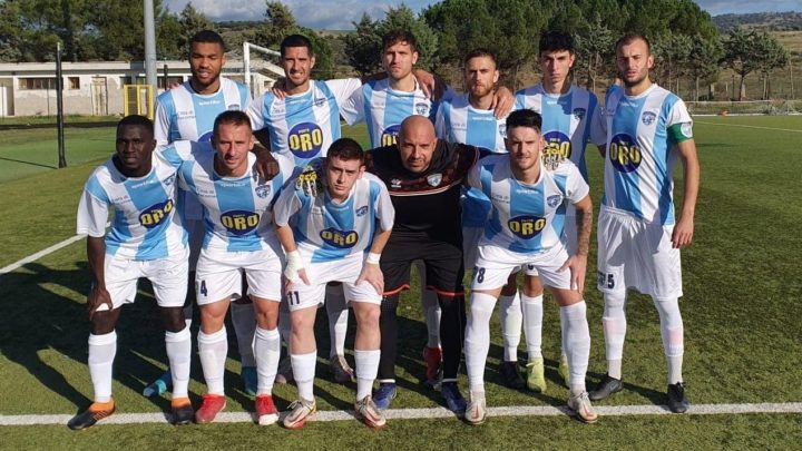 CALCIO PROMOZIONE C/ Macomerese e Bonorva entrambe sconfitte vedono allontanarsi le battistrada Tempio e Usinese