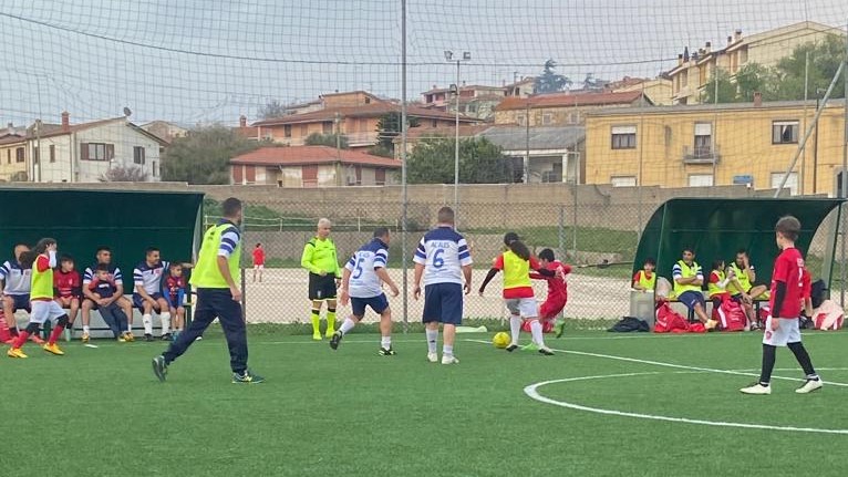 ACcademy Ales: “Padri contro figli”, simpatico momento di crescita umana e sportiva ACcademy Ales: “Padri contro figli”, simpatico momento di crescita umana e sportiva